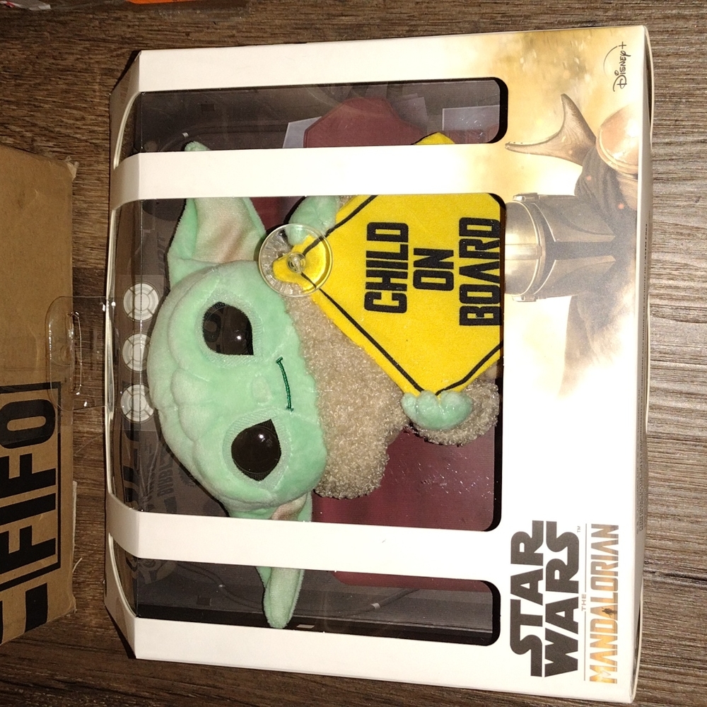 Star Wars Mandelorian Baby Yoda Grogu Child On Board Plush Car Window
